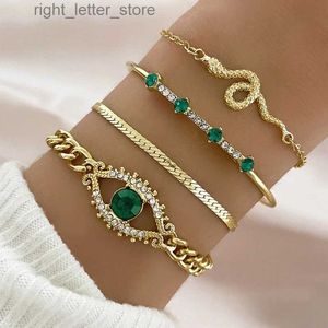 Bangle New Fashion Green Crystal Eye Heart Shaped Armband Womens Retro Gold Snake Chain Armband Set smycken Tillbehör YQ240409