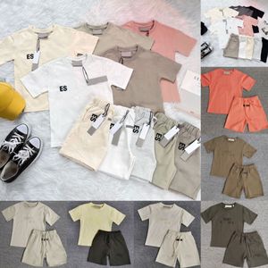 ess kids close toddler tracksuits 가족 일치 의상 디자이너 어린이 소년 Tshirts 반바지 여자 티셔츠 바지 청소년 남성 풀오버 느슨한 탑 티