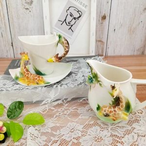 Tassen Porzellan Kaffee Tasse Cartoon Giraffe Dish Set Keramikmilchsaft Europäischer und amerikanischer Stil geprägter Blumentee