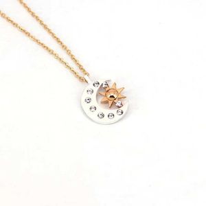 Pendant Necklaces HZEW 25mm * 19mm New Pair of Sky Golden Sun and Silver Moon Necklaces Best Friend GiftQ