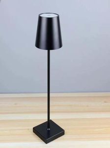 Lampy stołowe Dotknij Dimming Aluminium LED Lampa bezprzewodowa z akumulatorami USB do restauracji El KTV Bar jadalnia 9678216