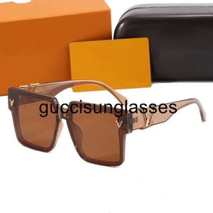 Occhiali da sole Desinger occhiali da sole per donne occhiali occhiali da suola Uomo maschi vetri di design di lusso da sole Luxury PC LENTE LUNETTE DE SOLEIL HOMMES