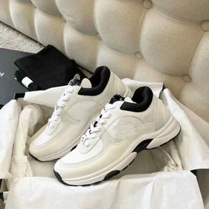 Luxury Designer Running Shoes Channel Sneakers Women Casual Trainers Classic Woman Ccity DFGSFS COWHIDE Tjocka sulor Mångsidiga sportskor Sincreased Sportskor