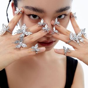 Flüssiger Butterfly Zirkon dreidimensional offener Ring mit Nischendesign, faltiger INS, Kalt, Dunkel und High-End-Gefühl für Männer und Frauen