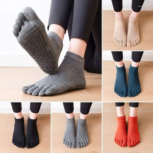 Frauen Socken Frauen Pilates Fünf-Finger-Nicht-Slip-Indoor-Yoga-Silikon Nicht-Schlupf-unsichtbares Boot fest atmungsaktiv