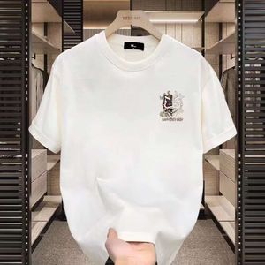 短い夏のトレンドメンズ服2024新しいルーズハーフスリーブトップスリムフィッティング漫画プリントTシャツ