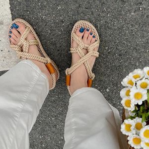 Sandały 2024 Woman Buty Pletające linę z tradycyjnym swobodnym stylem i prostą kreatywnością Kobiety Summer