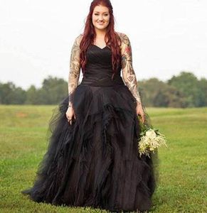 Trädgårdsveck plus storlek svarta bröllopsklänningar nya gotiska bollklänningar tulle tiered brud vestidos draperad skräddarsydd parti Sell5783969