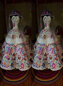 2023 Vestidos mexicanos traditinais quinceanera para mulheres vintage bordadas sem alças cetim doce 16 vestido charro corset back5852044