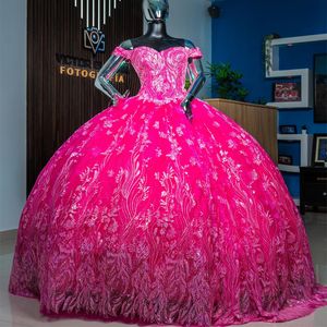 Rosröd quinceanera klänningar 2024 spetsapplikationer pärlor tull mexikansk boll klänning prom party klänning vestidos butantes 15 anos