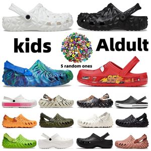 Crocs Salehe Bembury Croc Polleks Tok platformu Sandalet Toka Tasarımcı Slaytlar Erkek Kadınlar Sandal Stratus Menemsha Salatalık Kesik Sazquatch Ayakkabı Hemşirelik