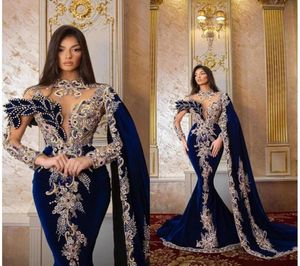 2023 Custom Made Velvet Royal Blue Sukienki balowe koraliki długie rękawy Wysokie szyja przyjęcie urodzinowe Suknie wieczorne z szalą 5913321