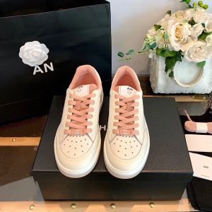 Panda Tennis Shoe Shoe Sneaker Loafer Luxury Designer Channel Channel Disual Shoe Soede Walk Quality جودة عالية منخفضة في الهواء الطلق جلدية ربيع الخريف السقوط ركض مسطحًا أحذية سيدة مربع