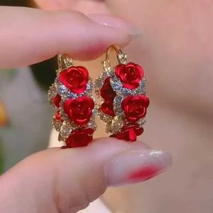 Stud Modentrend einzigartiges Design elegant zarte Zirkon Rose Blumenkreis Ohrringe für Frauen Schmuck Hochzeitsfeier Premium Geschenke Geschenke