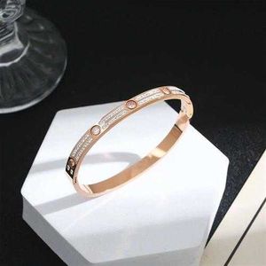 Varumärkesdesigner Carter Star Full Sky Två rader med diamantarmband Mens och Womens Fashion New Armband Titanium Steel Rose Gold med logotyp CAAH