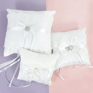 Decorazione per feste cerimonia nuziale da sposa Ribbon bow bow pizzo anello cuscino cuscino portatore per la proposta di matrimonio di fidanzamento decorazione bianca