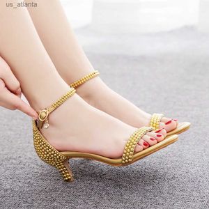 Sandaler Crystal Queen White Pearl Bride Wedding Shoes Gold Stiletto Woman Ankle Strap Party Dress High Heels Pumpar Kvinna H240409