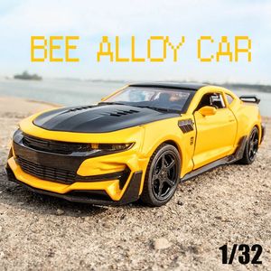 1 32 Simulation BEE Alloy Racing Sport Car Model Diecast Toy Vehicles Metal Decoration Sound Light Collection Boy Toys Gift 240409