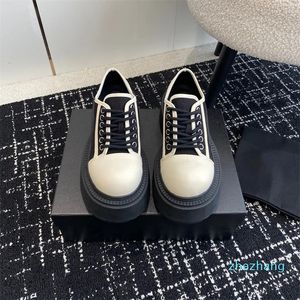 Toppkvalitet mode casual skor läder lyxig platt designer klänning riktigt läder för kvinnor extraordinär sneaker kalvskinn nappa 6cm plattform