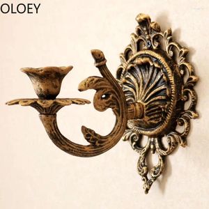 Candele Cancile Creative Hanging Hanging Hanging Metal Retro Candlestick Lampada a vento Garden Court Gold decorazioni Home Flower Stand 2024