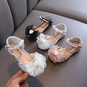 أحذية Sneakers Girls Round Round Toe Strap Sandals Pearls Heart Heart Dance Dance Performance Shoes Mary Jane Summer Shoes 152a