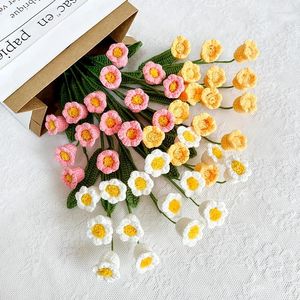 Dekorativa blommor hand-crocheted flerhuvudliljan i dalbuketten färdiga hushållens ornament falska vita gula rosa lila21cmx46cm