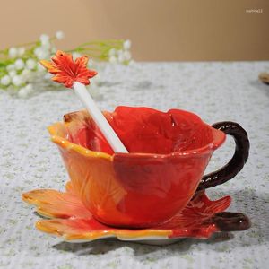 Kubki Kreatywna ceramiczna filiżanka z spodkiem łyżką kawy Zestaw Flower Tea Cups Water Mug Milk Gift