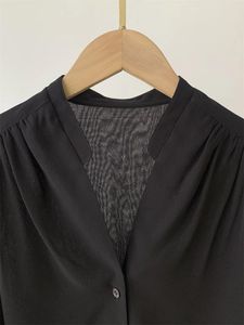 Blusas femininas 2024 Camisas da primavera Mulheres de alta moda seda preta