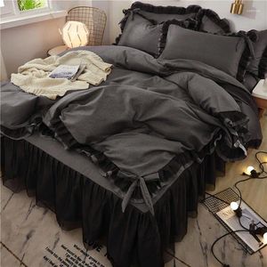 Sängkläder sätter svart spetsuppsättning full sängöverdrag prinsesskedlingskudde kvinnors säng kjol lyx 2024