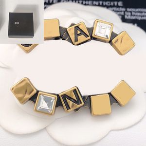 Lotes de diamante feminino letra de designer BROCH BROoch 18K Gold Pins Inclay Broches de Cristal Jóia Potel Pin Casar de Aniversário Gift Fashion Acessorie With Box