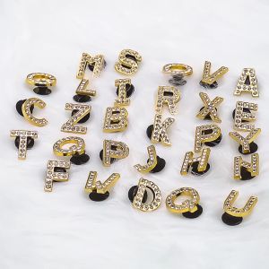 1st Metal Gold Luxury Letters Shoe Charms för CLOG ALFABETSKOR Dekorationer PINS FÖR KVINNA SANDAL DIY Party Favor Gifts