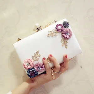 イブニングバッグ2024クラッチ女性手作り花ミニ婦の財布ウェディングパーティーピンクホワイトレッドラグジュアリー