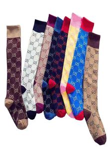 Klassisk designport bomullsstrumpor Sockor Kvinnor Italien varumärken Vintage Wire Sock Middle Stocking Designer Telefonfodral Medias Chausse7282915