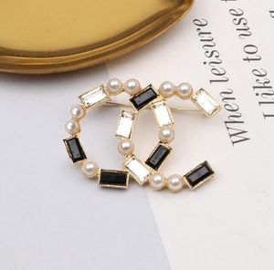20color 18K Gold Plated Letters Brooches Small Sweet Wind Women Luxury Brand Designer Crystal Pearl Brooch Pins Metal Jewelry Fashion Accessories