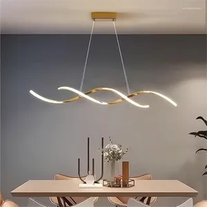 シャンデリア豪華なダイニングルームシャンデリアモダンなクリエイティブな芸術長いテーブルは、きれいなラインとバー照明器具付きのミニマリストのデザイン