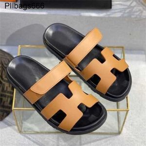 Womens Sandals Chypres Sandal Slippers Slides Lixintta Summer 2024 Beach Shoes Leather Flat Dad Couple Wome Hmg7 RG18