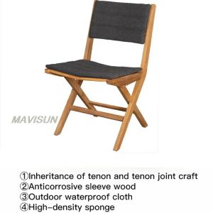 Столы с твердым деревом на открытом воздухе и стулья складывание дождя, защищенное от солнцезащитного крема на открытом воздухе.