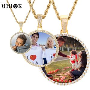 Gratis anpassning Personlig anpassad PO Circle Medal Pendant Hip Hop smycken Kvinnor Män Memory Picture Halsband Pendant 240329