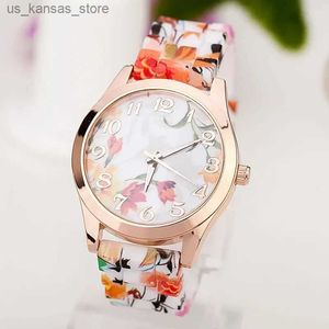 Armbanduhr neue Frauen gedruckte Blumensiile Kausaler Quarzgelenkmädchen Mädchen Smart Relogio Feminino Montre Femme240409