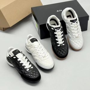 Channel Run Shoe Tennis Shoe äkta läder utomhus loafer vintage svart vit sneaker lägenhet låga män kvinnor basket lady mode vandring sko sporttränare med låda