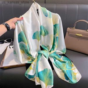 Schals Luxus Satin Seidenschal für Frauen Neue Druckschals und Verpackung Neckerchief große Hijab Beach Stoles Kopftücher Echarpe Bandana240409