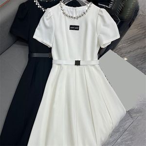 Vestido de lantejous feminino designer de luxo preto vestidos de manga curta branca vestidos de férias de verão