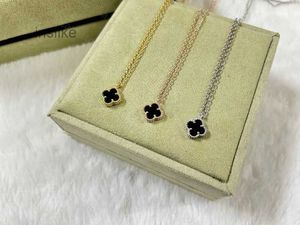 Pendant Necklaces Gold Brand Clover Designer Necklaces with Shining Crystal Diamond OL 4 Leaf Mother of Pearl Mini 9mm Pendant Choker