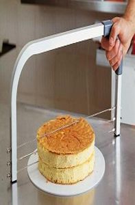 Торт Slicer увидел 3 различных секциях сахарного пирога