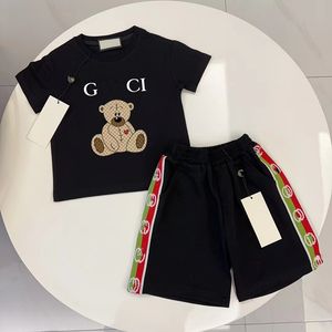 Fasion Bebek Set Çocuklar İki Parçalı Tasarımcı Kısa Kollu Çocuk Moda Seti Bebek Seti Erkek ve Kadın Giyim En İyi Marka Yaz İki Parçalı Giyim B15