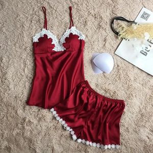 Hemkläder Sexig pyjamas kvinnor Silk Satin Pijama Mujer Lace Crochet Spaghetti Strap Löstagbar BH -kuddshorts Sleepwear Pyjamas S88595