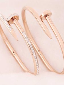 Cartr Bracelet Nail Designer Bangles for Women and Men High grade nail titanium steel bracelet women in 18K rose gold mesh red non falling color band diamond light luxu