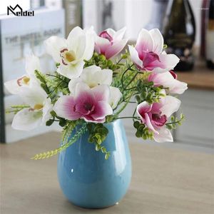 Fiori decorativi Meldel Orchide di seta di fiori artificiale 5 teste di arredamento per matrimoni Disposizione tavolo da tavolo da matrimonio simulazione falsa bordeaux falsa