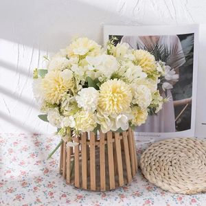 Flores decorativas Buquê de buquê de hidrázica Artificial Flower DIY Acessórios para casamentos DIY Plástico Pompom Dandelion decoração