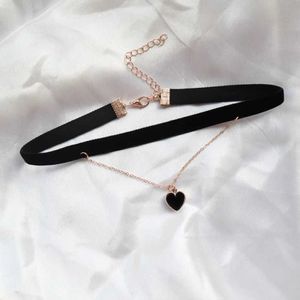 Hänge halsband röda och svart sexiga sammet hjärthalsband kvinnor clavik halsband kvinnor smycken tillbehör flickor gåva spets gothicq